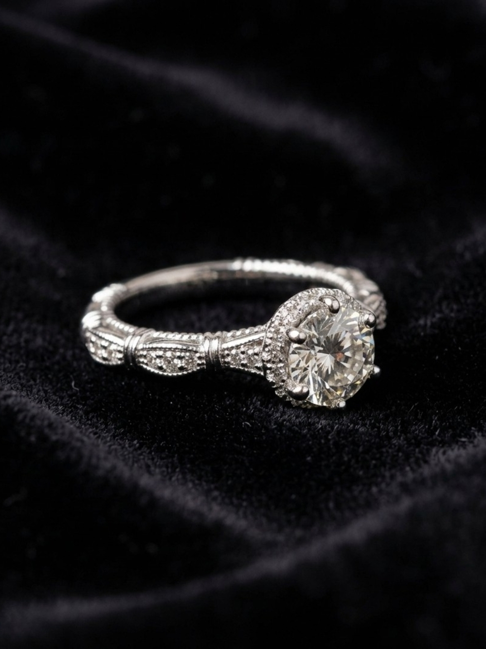 *NEW* 2 Carat Moissanite Ring Size:8